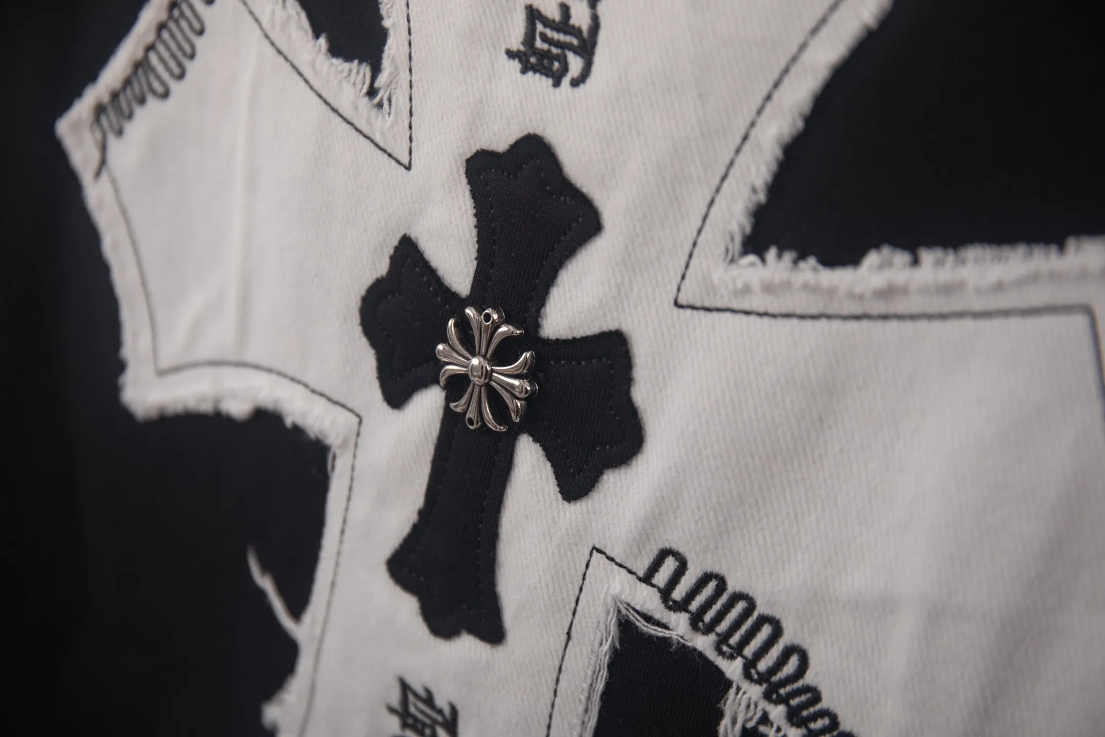 （ ） Chrome Hearts/ 2026New Arrival logo T 、 🪡 Same Style Quality😘😘 100% Versatile T 👍 ：Black、White Size：S-XL